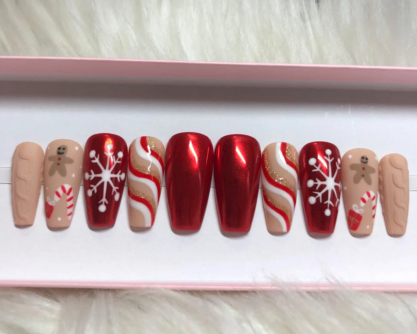 HOLLY JOLLY