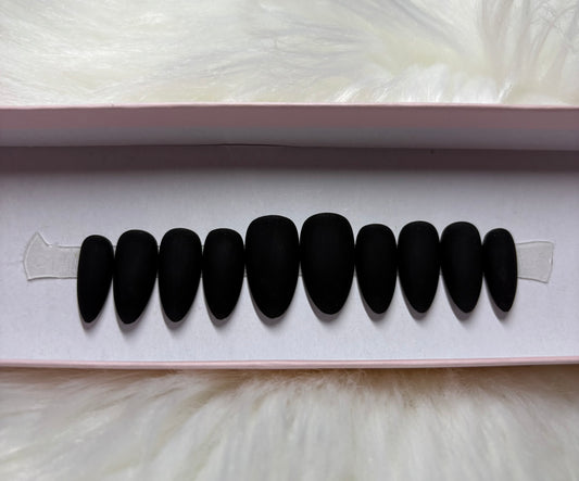 MATTE BLACK